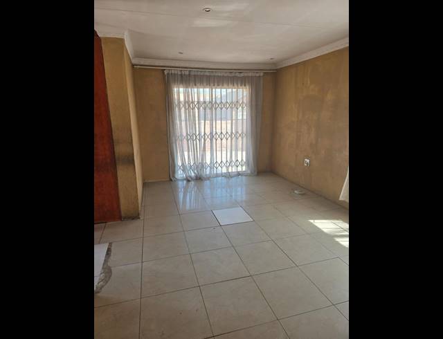 2 BEDROOM PROPERTY TO RENT IN REGENTS PARK